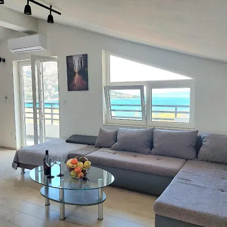 Apartman Riba Omis Exterior photo